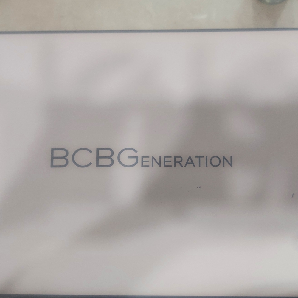BCBGeneration White and Gray Item